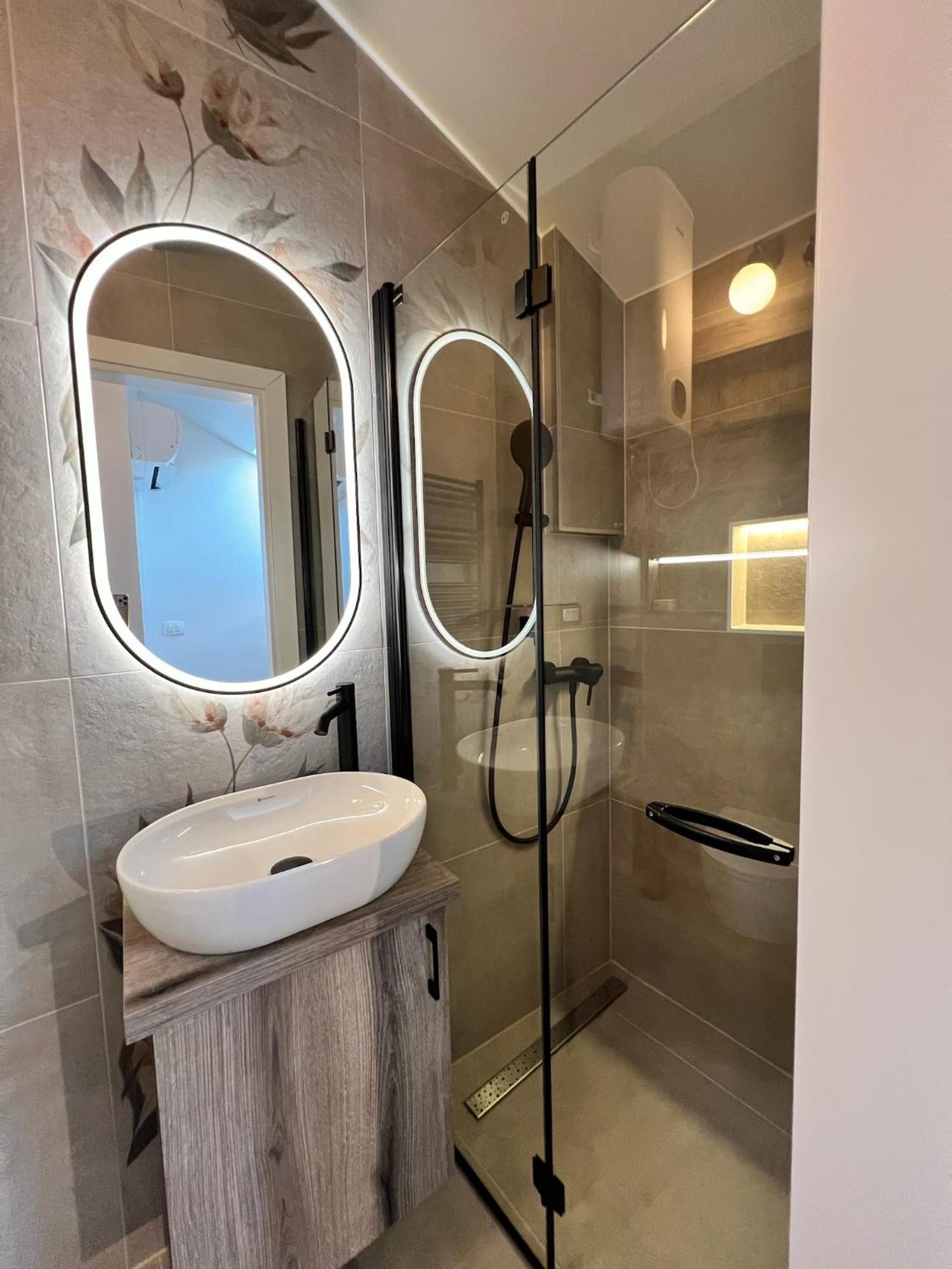 Piraneo Apartman *